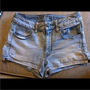 American Eagle Light wash High Rise Shortie jean shorts Size 6